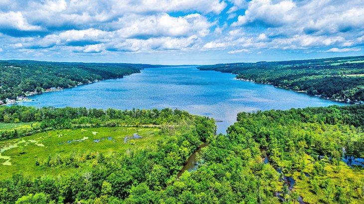Lago Owasco en la región de Finger Lakes de Nueva York