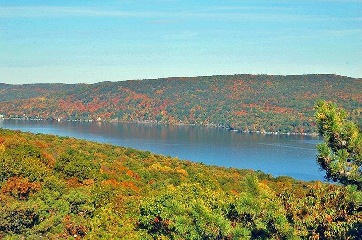 Lago Greenwood con colores de otoño