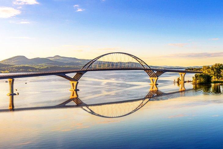 Puente Champlain sobre el lago Champlain
