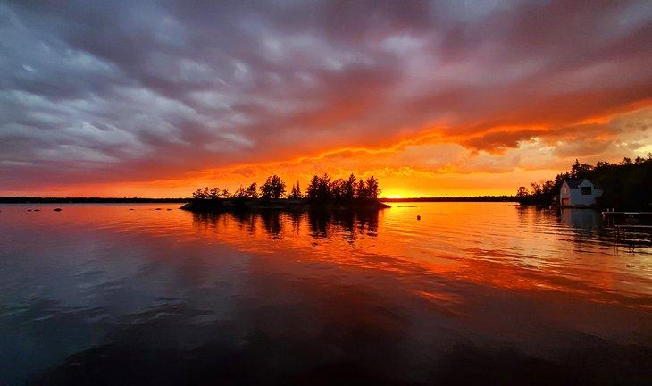 Coucher de soleil sur le lac Brereton, parc provincial de Whiteshell