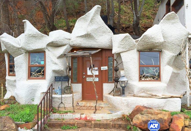 La Casa de la Cueva