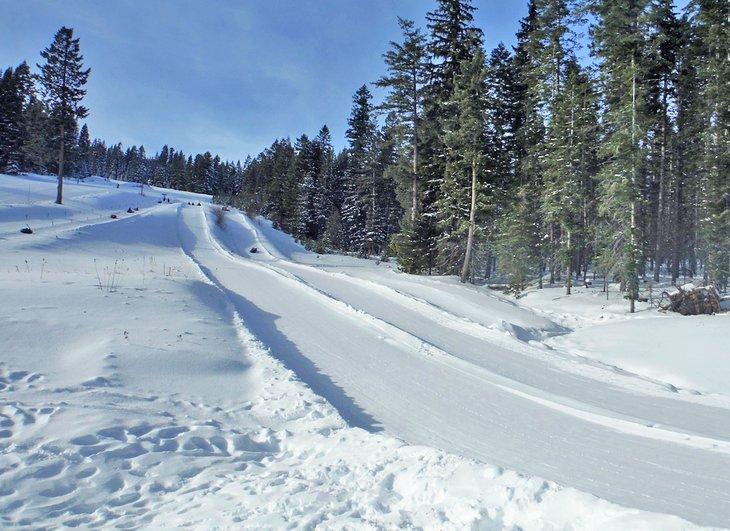 Tubería en la nieve en Idaho