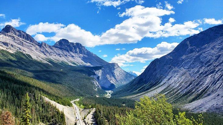 Un mirador en la Icefields Parkway entre el Lago Louise y Jasper