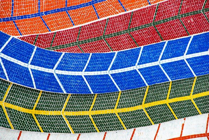 Gros plan d'une mosaïque de Diego Rivera à Acapulco