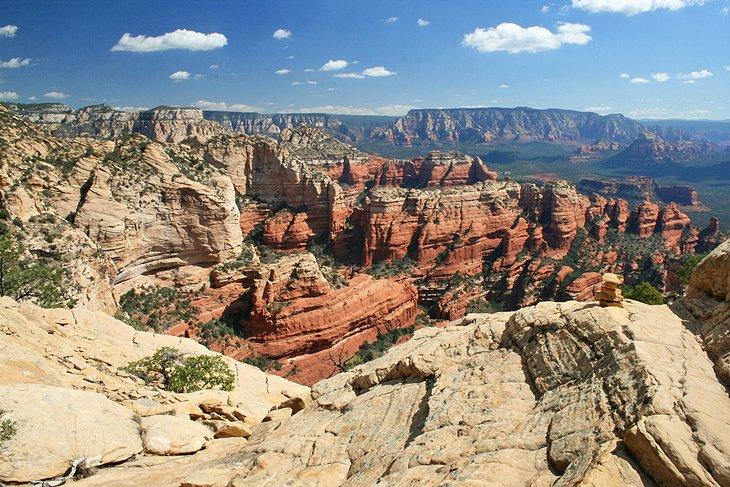 Vista sobre Fay Canyon desde Bear Mountain