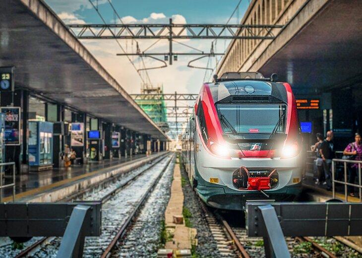 Ein Passagierzug in Rom