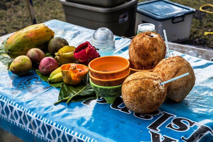 Obst zum Verkauf beim Punanga Nui Outdoor Market