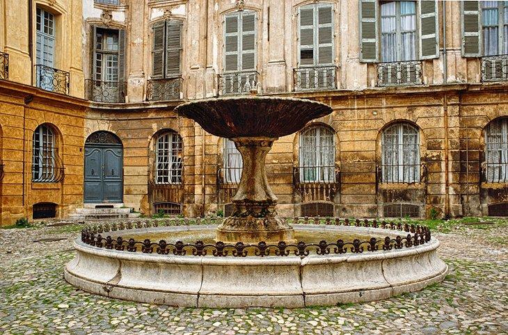 Brunnen auf dem Place d'Albertas
