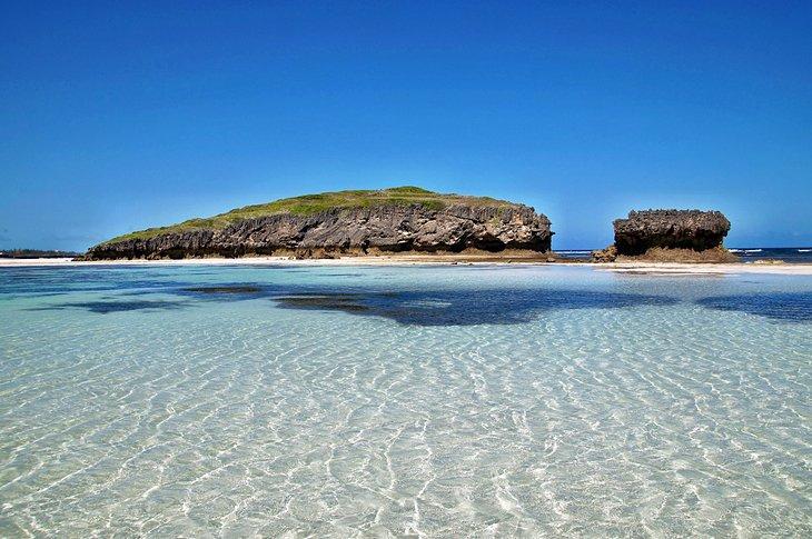 Formations rocheuses sur la plage de Watamu