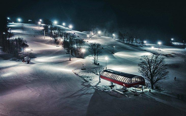 Esquí nocturno en Horseshoe Resort