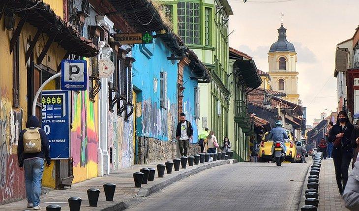 Una calle en La Candelaria, Bogotá