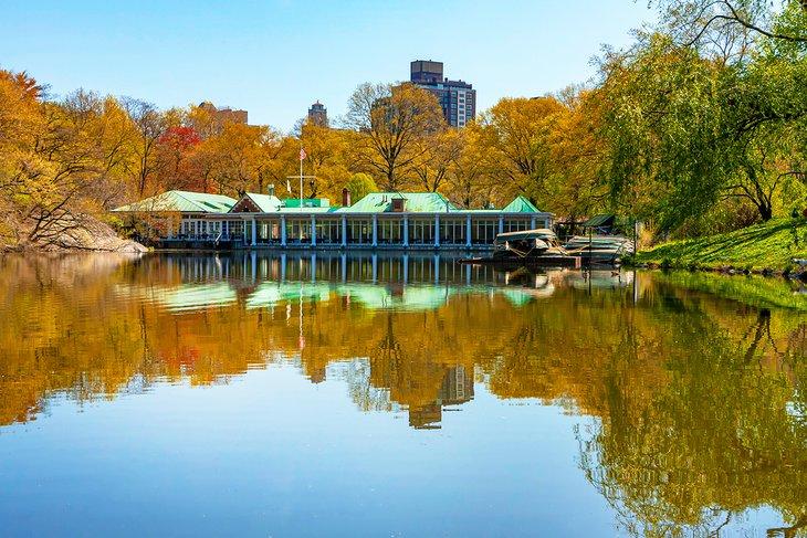 Loeb Boathouse en el Lago