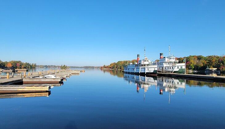 Bateaux à vapeur amarrés à Gravenhurst