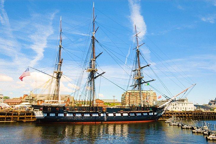 USS Constitution y Bunker Hill (Parque Histórico Nacional de Boston)