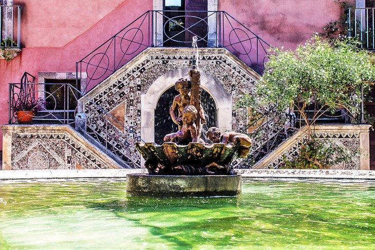 Fuente dentro del Museo Arqueológico Regional Paolo Orsi en Siracusa