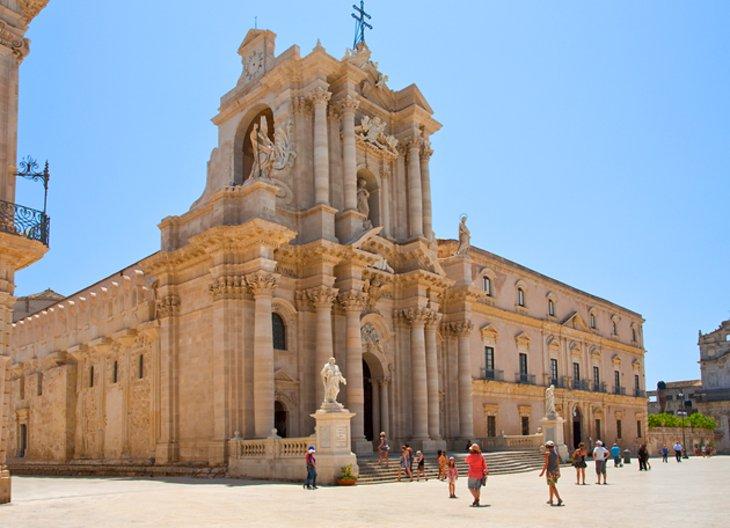 Santa María delle Colonne (Catedral)
