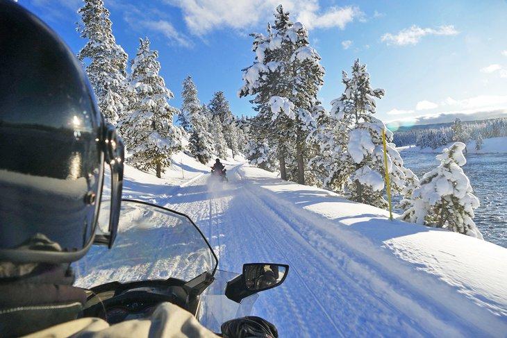 Motoneige dans le Montana