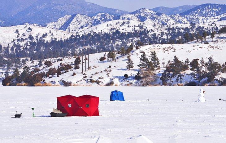 Pêche sur glace près de Helena