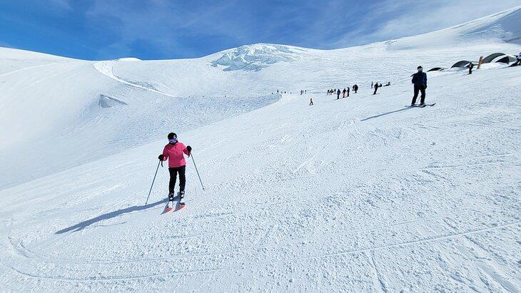 Skifahren auf der italienischen Seite des Theodulpasses von Zermatt