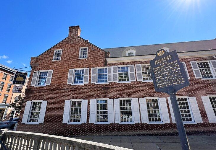 Palacio de Justicia Provincial en el Antiguo Distrito Histórico de York | Copyright de la foto: Joni Sweet