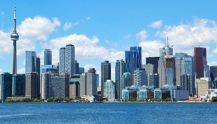 Horizonte de Toronto en verano