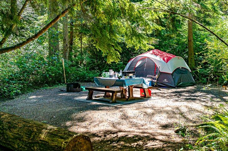 Acampada en Parksville en Rathtrevor Beach Provincial Park