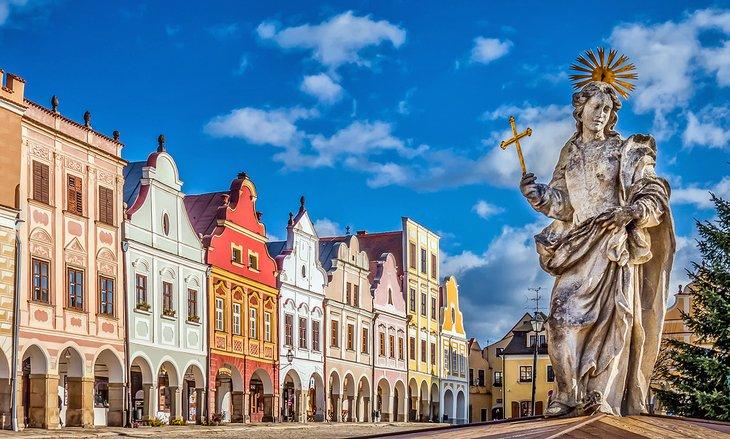 Place de la ville à Telč