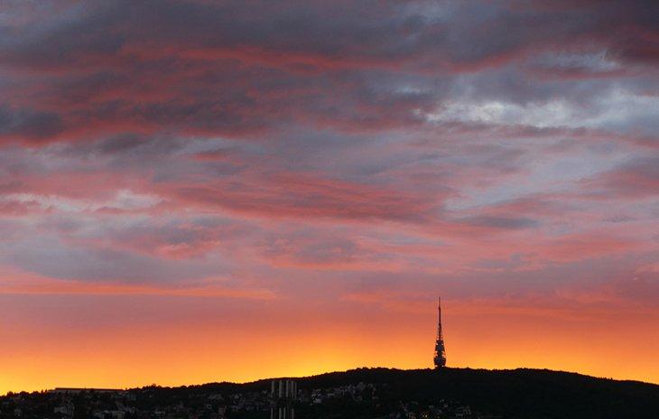 Torre de Televisión Kamzík al atardecer