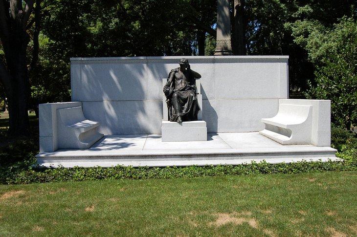 Tumba de Joseph Pulitzer en el cementerio de Woodlawn