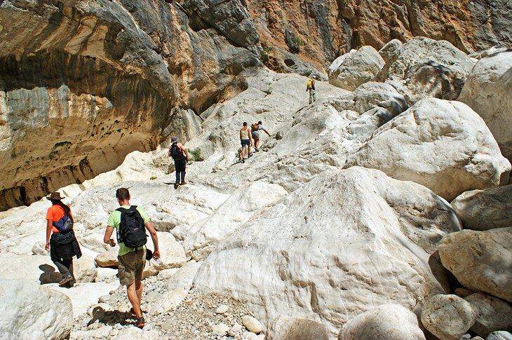 Senderismo en Gola Su Gorropu