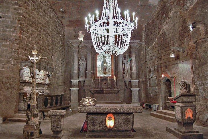 Iglesia de piedra tallada, mina de sal de Wieliczka