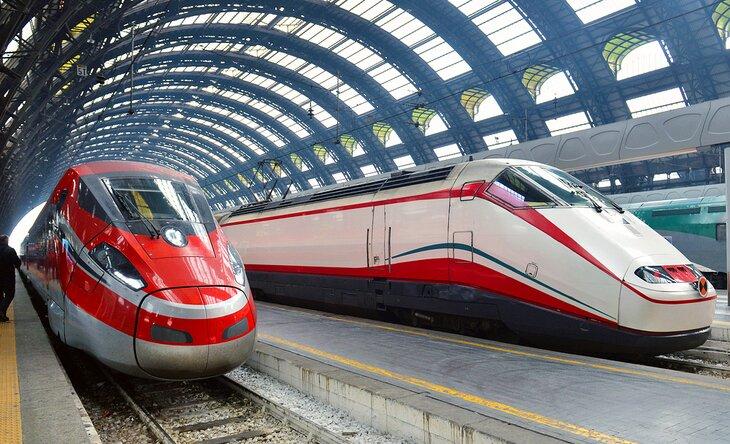 Trenes de alta velocidad en la estación Milan Centrale