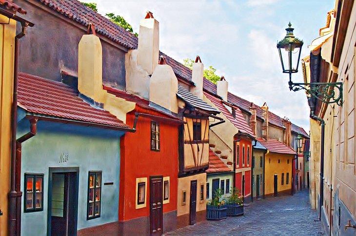 La Calle Dorada