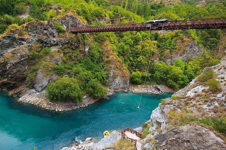 Saut à l'élastique AJ Hackett