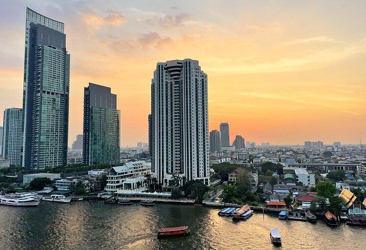 Bangkok Ufer bei Sonnenuntergang