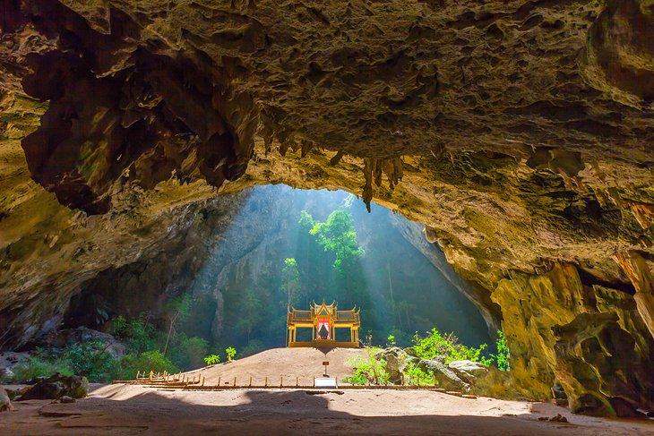 Phraya Nakhon Höhle