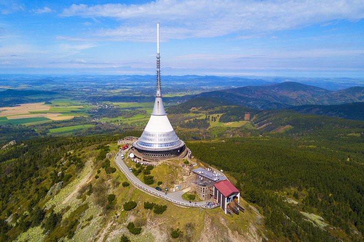 Vista aérea de la Torre Ještěd