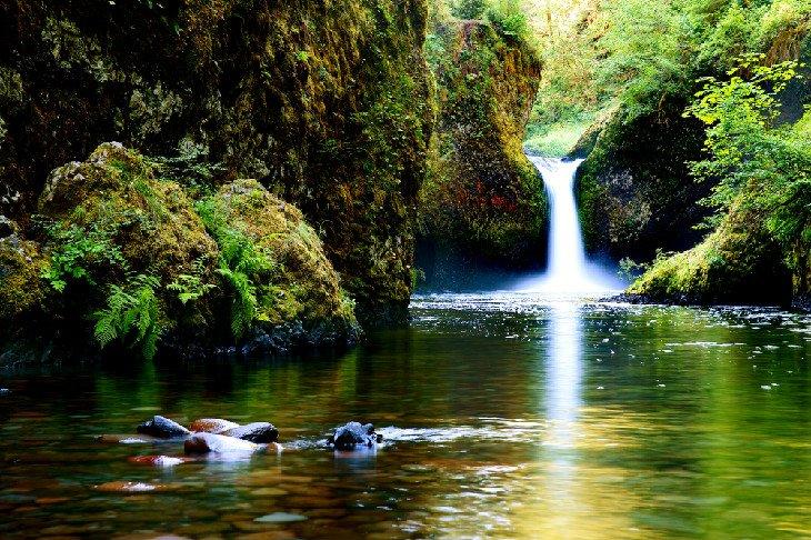Punch Bowl Falls