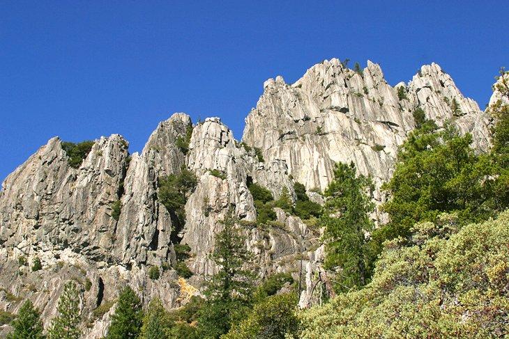 paisaje rocoso del Parque Estatal Castle Crags