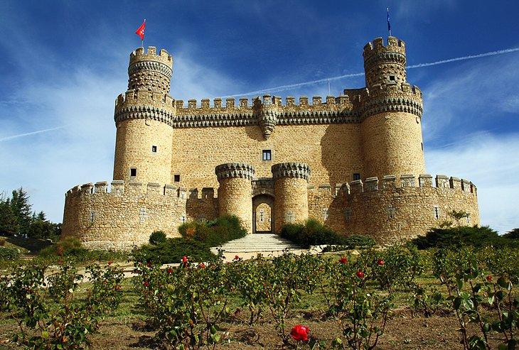 La fortaleza medieval de Manzanares El Real