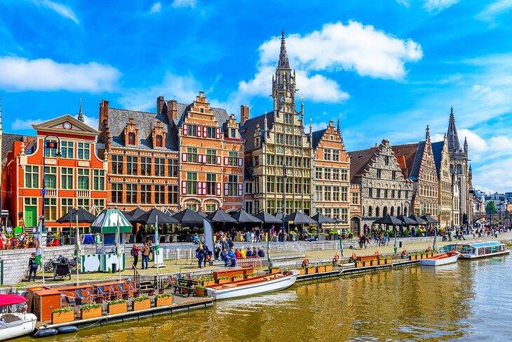 Bâtiments historiques le long du canal Graseli à Gand