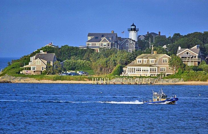 Faro de East Chop y hermosas casas, Oak Bluffs, Martha's Vineyard