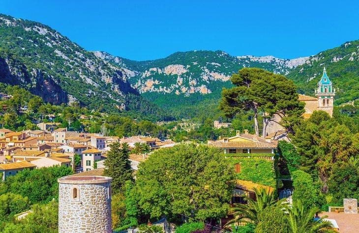 Vista aérea de la Real Cartuja de Valldemossa, isla de Mallorca