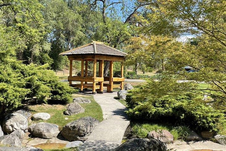 Kiosque japonais au parc Polson