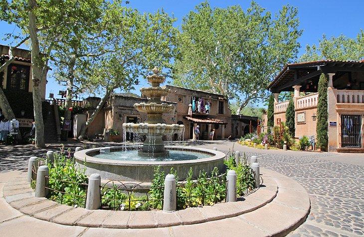 Tlaquepaque, parte del 1er Viernes en las Galerías de Arte