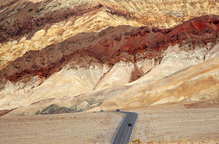 Conduciendo por el Parque Nacional Valle de la Muerte