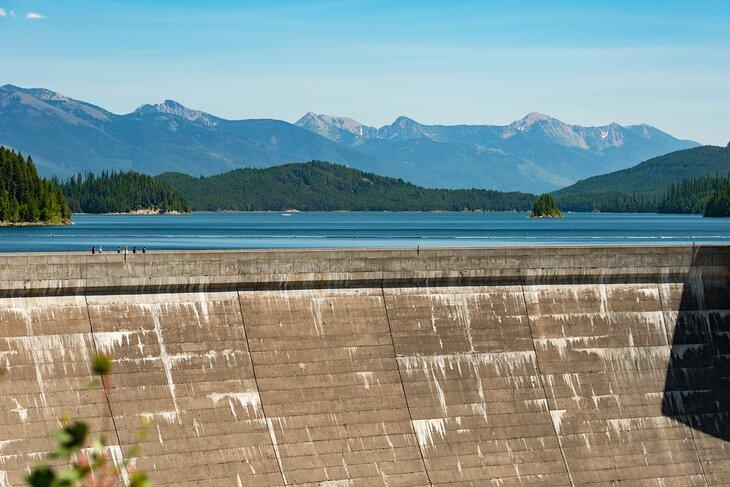 Represa Hungry Horse en Montana