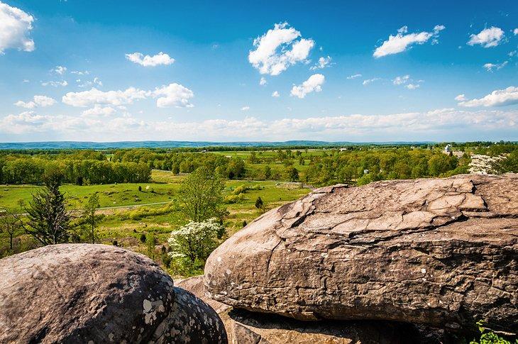 Felsen und Aussicht auf die Schlachtfelder bei Little Round Top