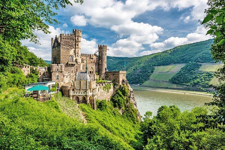 Castillo Rheinstein en el Valle del Rin