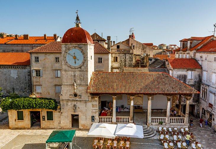 L'Horloge et la Loggia de la Ville